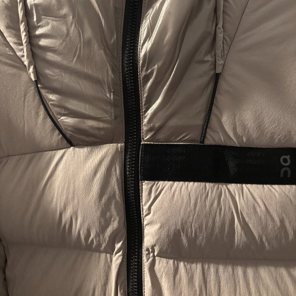 On Running Challenger Jacket View 6